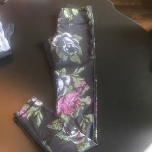 Size 4 floral lululemon leggings